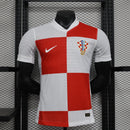 Camisa Seleção da Croácia Home 24/25 Torcedor Nike Masculina - Branco e Vermelho - Modelo Jogador