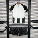 Kit Infantil Newcastle United 24/25 - Preto/Branco