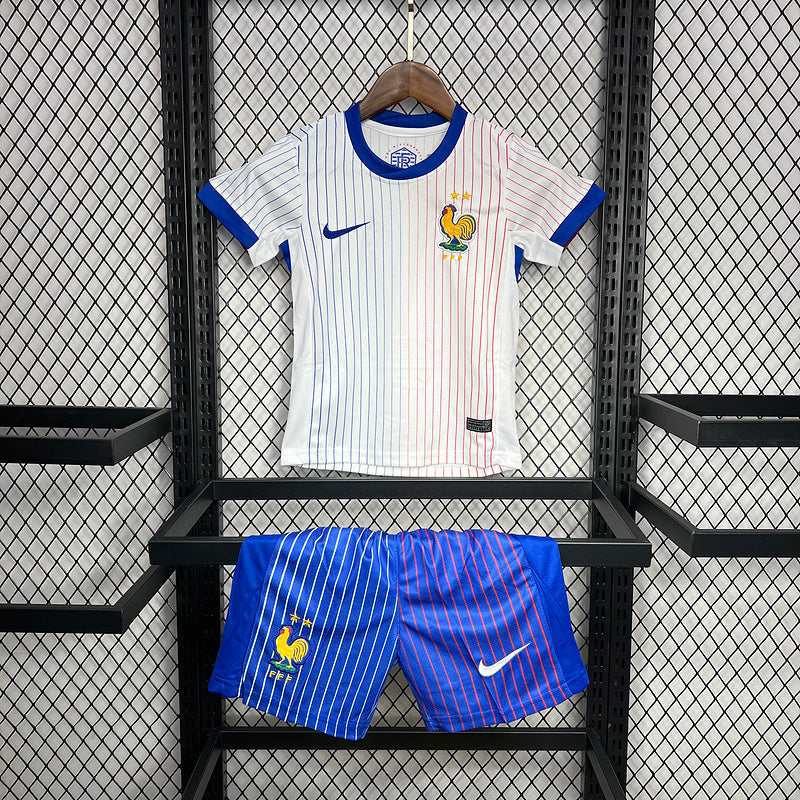 Kit infantil - França  24/25