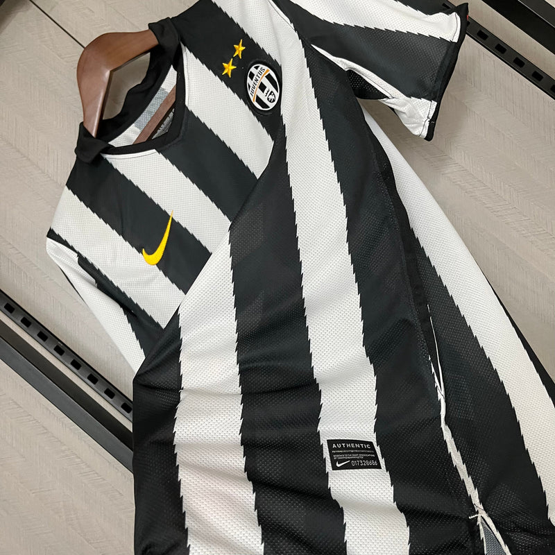 Camisa Juventus Retrô 2010  Preta e Branca - Nike
