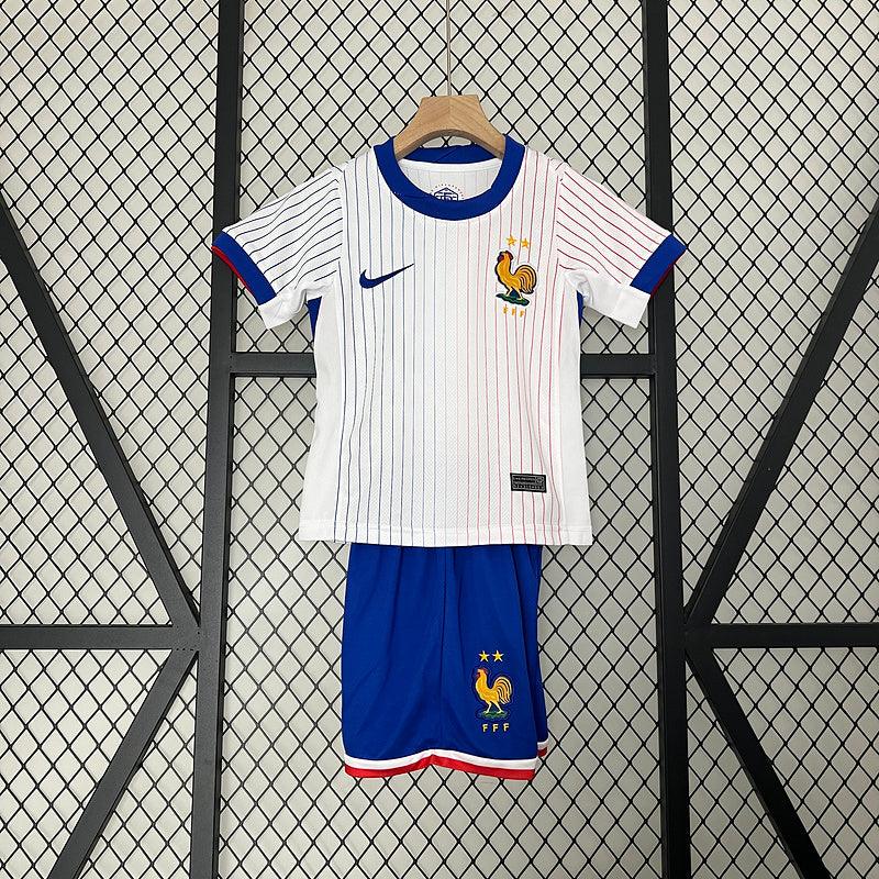 Kit infantil - França  24/25